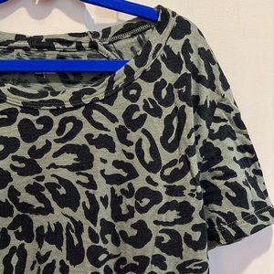 Banana Republic Leopard Print T